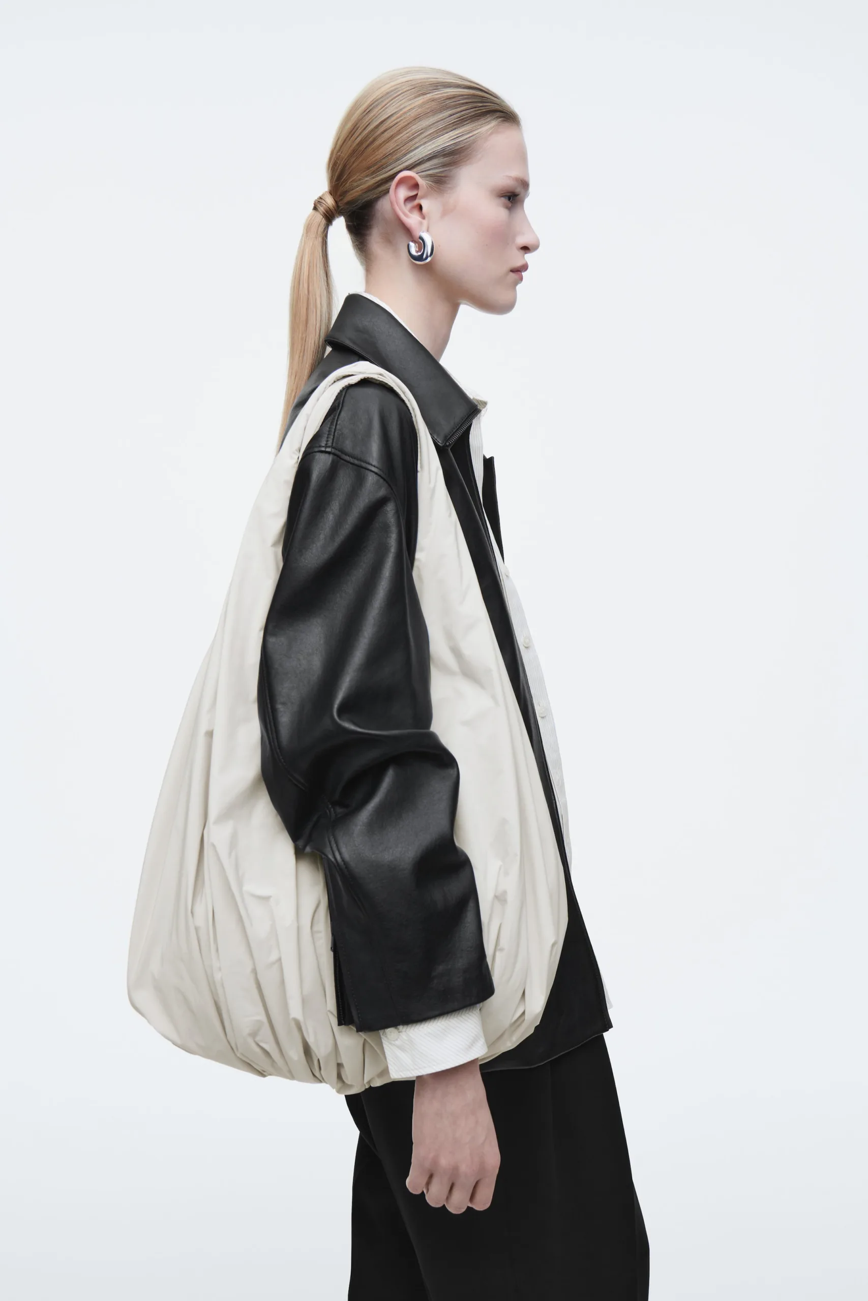 COS Cloud Tote Bag in Chalk