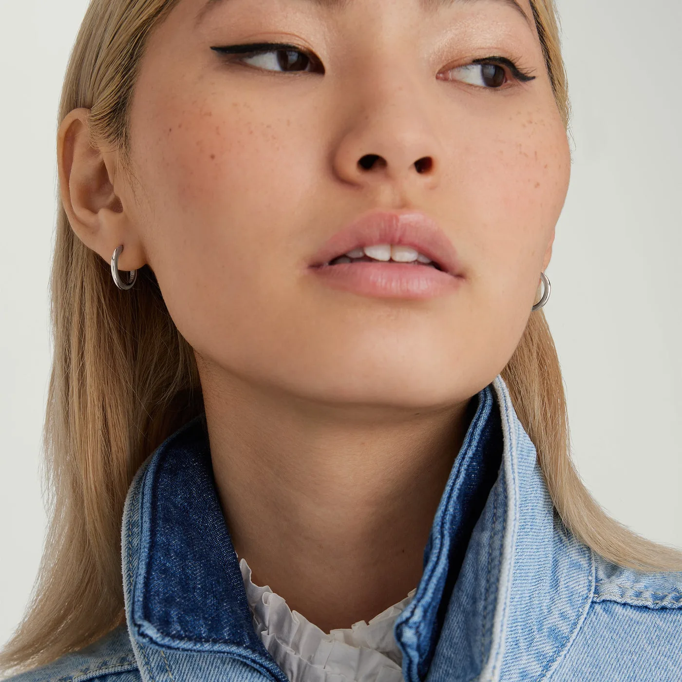 Mejuri Sterling Silver Tube Medium Hoops