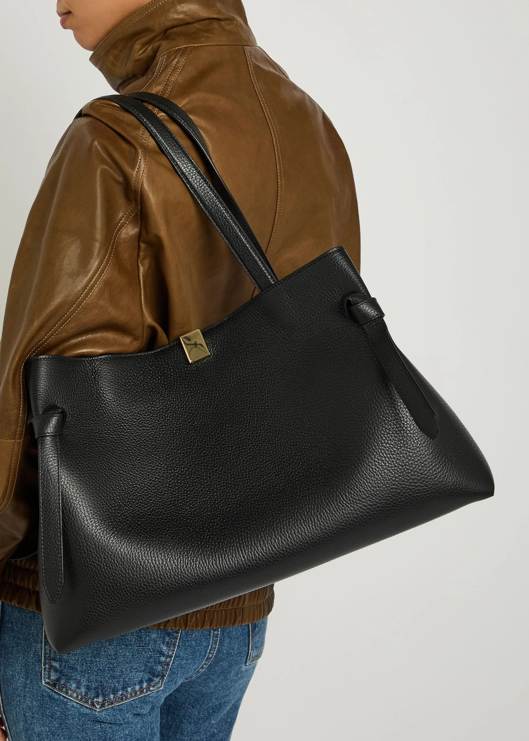 Yuzefi Gyoza Grained Black Leather Tote Bag